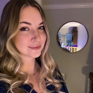 Meet your Posher, Casey